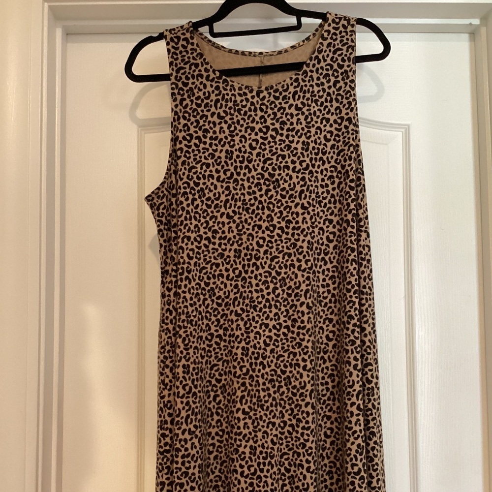 PRINT SWING LOOSE  DRESS ( Color: Black/ Tan)